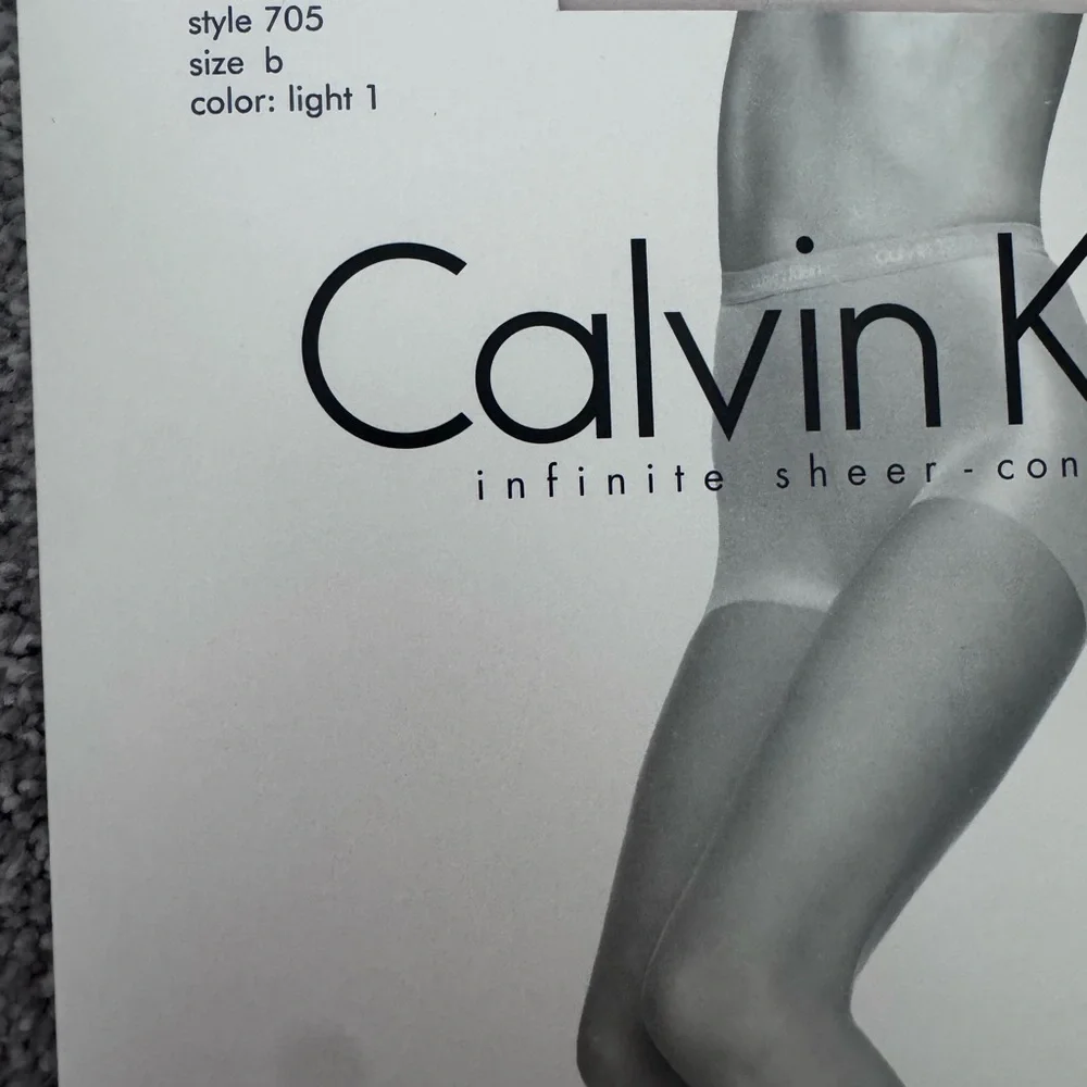CALVIN KLEIN INFINITE SHEER CONTROL TOP PANTYHOSE STYL 705 Light 1 SZ B